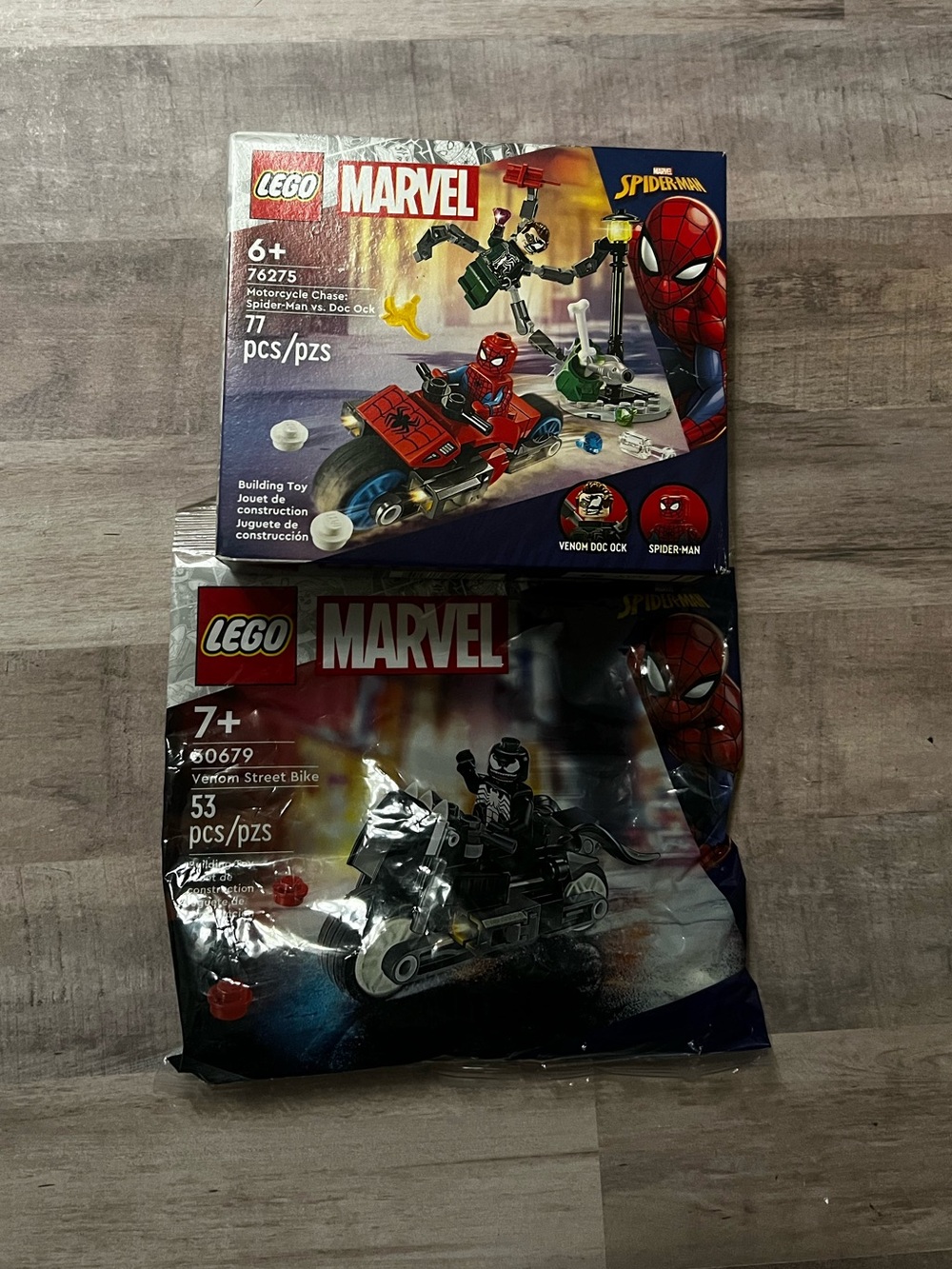 LEGO Super Heroes: Motorcycle Chase: Spider-Man Vs. Doc Ock (76275) & 30679